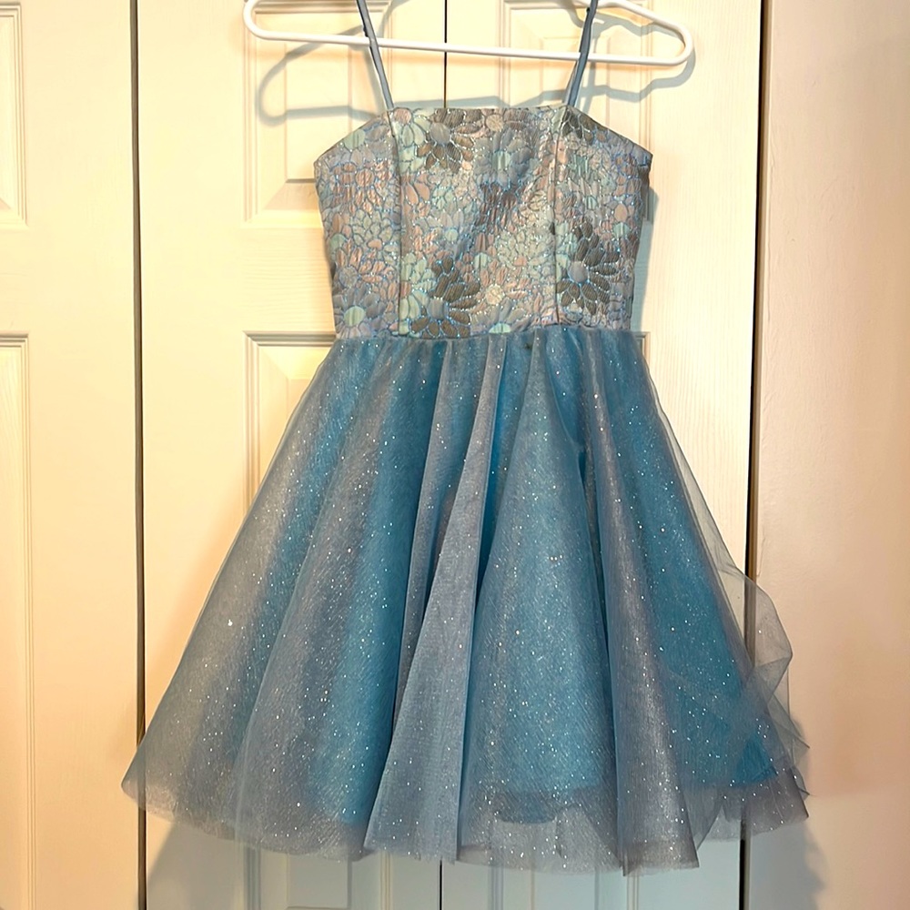In Deux Trois Girl’s party dress size 8